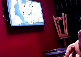 Nun  travesti  masturbandose viendo porno