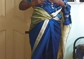 des indian horny cheating tamil telugu kannada malayalam hindi wife vanitha wearing blue affect unduly saree  showing big pair and shaved pussy press hard pair press nip rubbing pussy masturbation